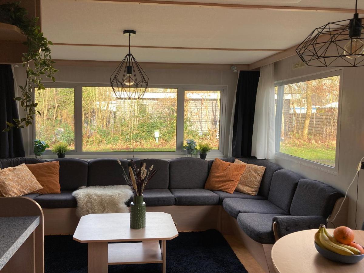 Chalet 'T Rijsterbos Op Camping Met Zwembad! Villa Exterior foto
